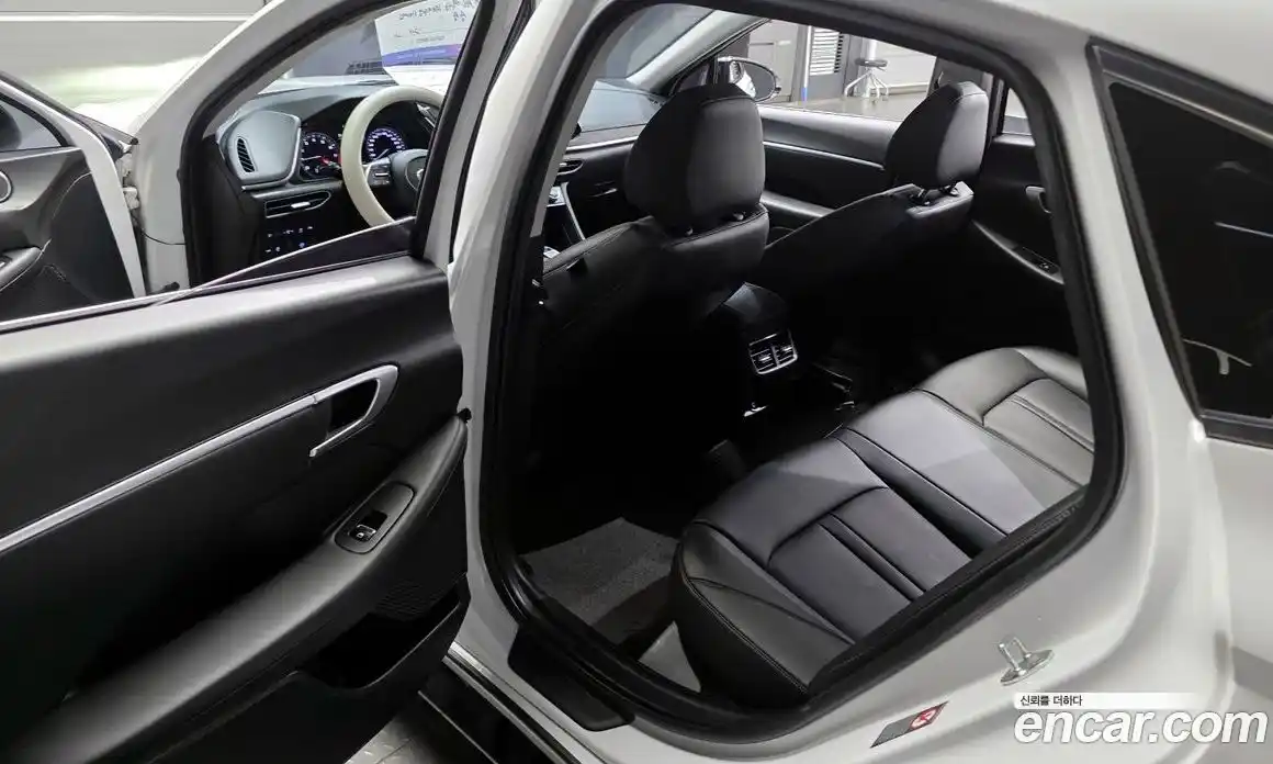 Hyundai Sonata 2021 2.0 Автомат в Москве № 1008802, фото 11