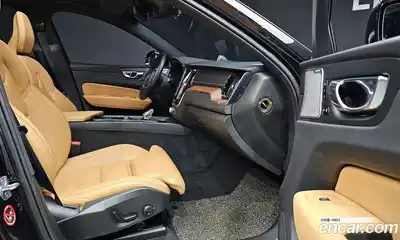 Volvo XC60 2021 2.0 гидро в Москве № 1008986, миниатюра 10