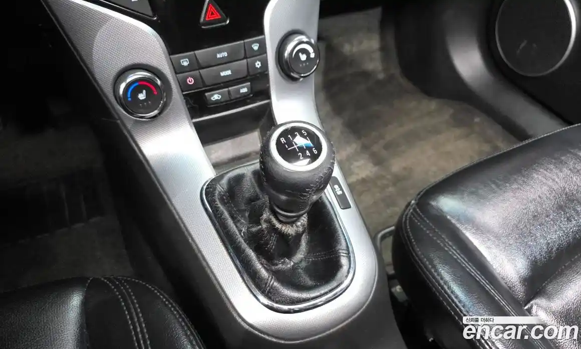 Chevrolet Cruze 2011 2.0 Механическая в Москве № 1012500, фото 9