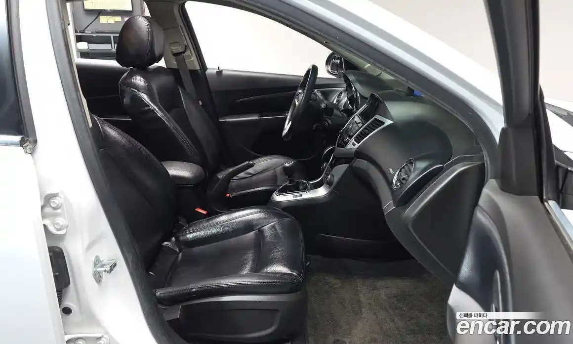 Chevrolet Cruze 2011 2.0 Механическая в Москве № 1012500, фото 10