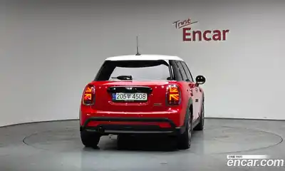 Mini Cooper 2023 1.5 гидро в Москве № 1013793, миниатюра 3