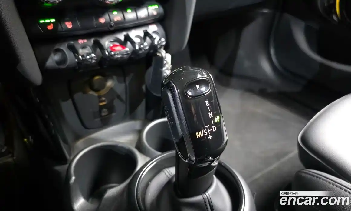 Mini Cooper 2023 1.5 гидро в Москве № 1013793, фото 8