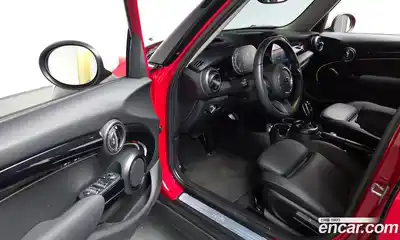 Mini Cooper 2023 1.5 гидро в Москве № 1013793, миниатюра 10