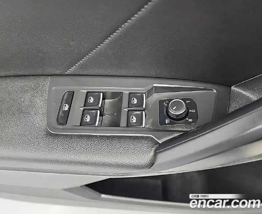 Volkswagen Tiguan 2022 2.0 гидро в Москве № 1014804, фото 17