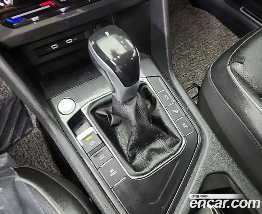 Volkswagen Tiguan 2022 2.0 гидро в Москве № 1014804, фото 8