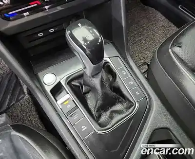 Volkswagen Tiguan 2022 2.0 гидро в Москве № 1014804, миниатюра 8