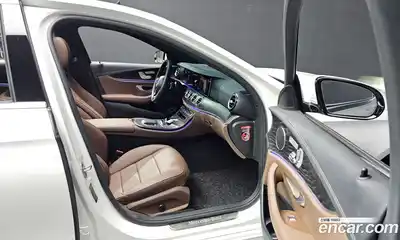 Mercedes-Benz E-Class 2023 2.0 гидро в Москве № 138740, миниатюра 11