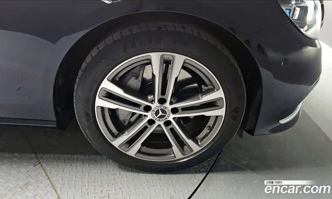 Mercedes-Benz E-Class 2022 2.0 гидро в Москве, фото 5