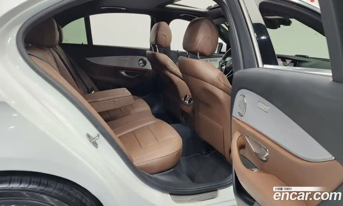 Mercedes-Benz E-Class 2021 2.0 гидро в Москве, фото 13