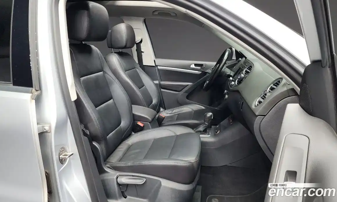 Volkswagen Tiguan 2013 2.0 гидро в Москве № 152545, фото 11