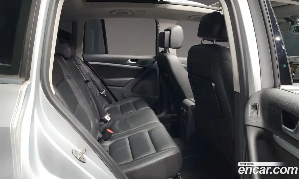 Volkswagen Tiguan 2013 2.0 гидро в Москве № 152545, фото 12