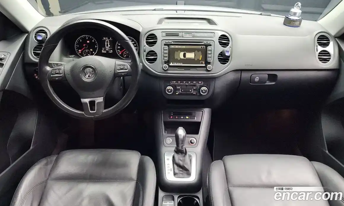 Volkswagen Tiguan 2013 2.0 гидро в Москве № 152545, фото 7