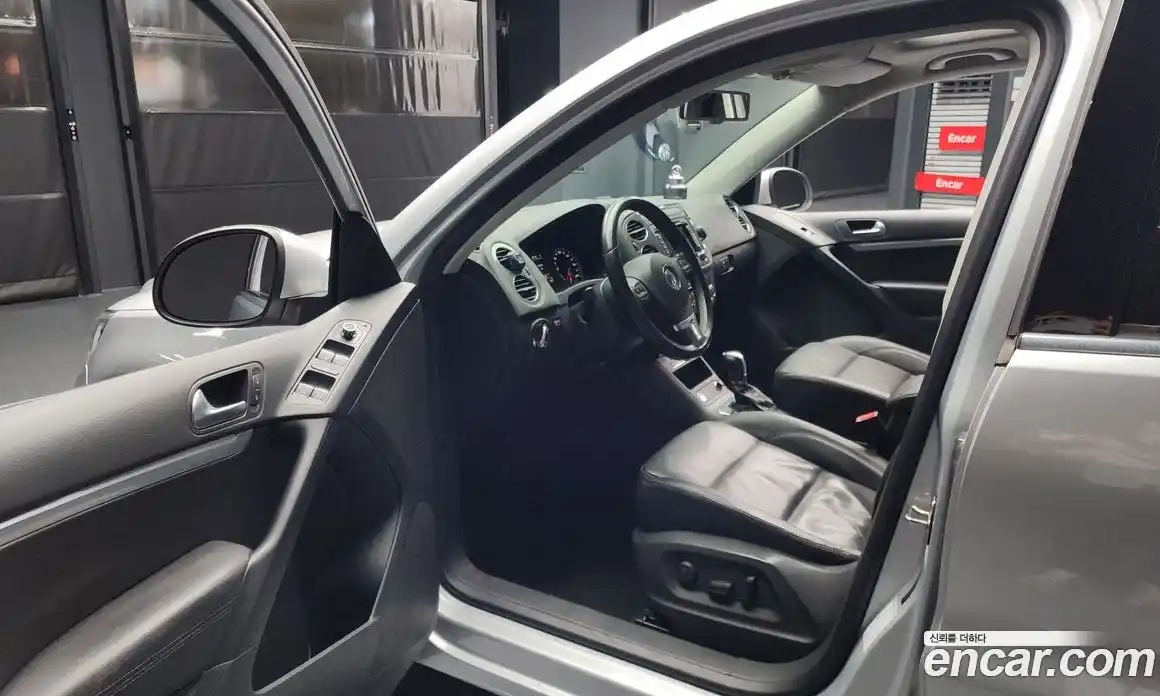 Volkswagen Tiguan 2013 2.0 гидро в Москве № 152545, фото 10