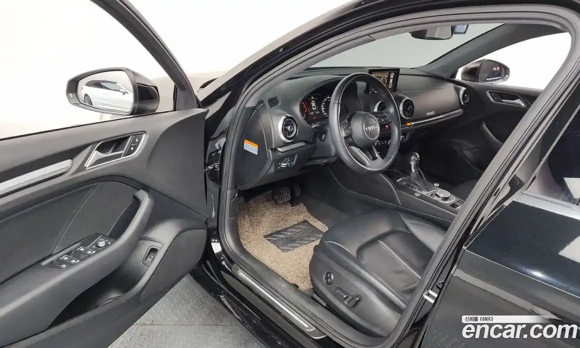 Audi A3 2018 2.0 гидро в Москве № 163387, фото 10
