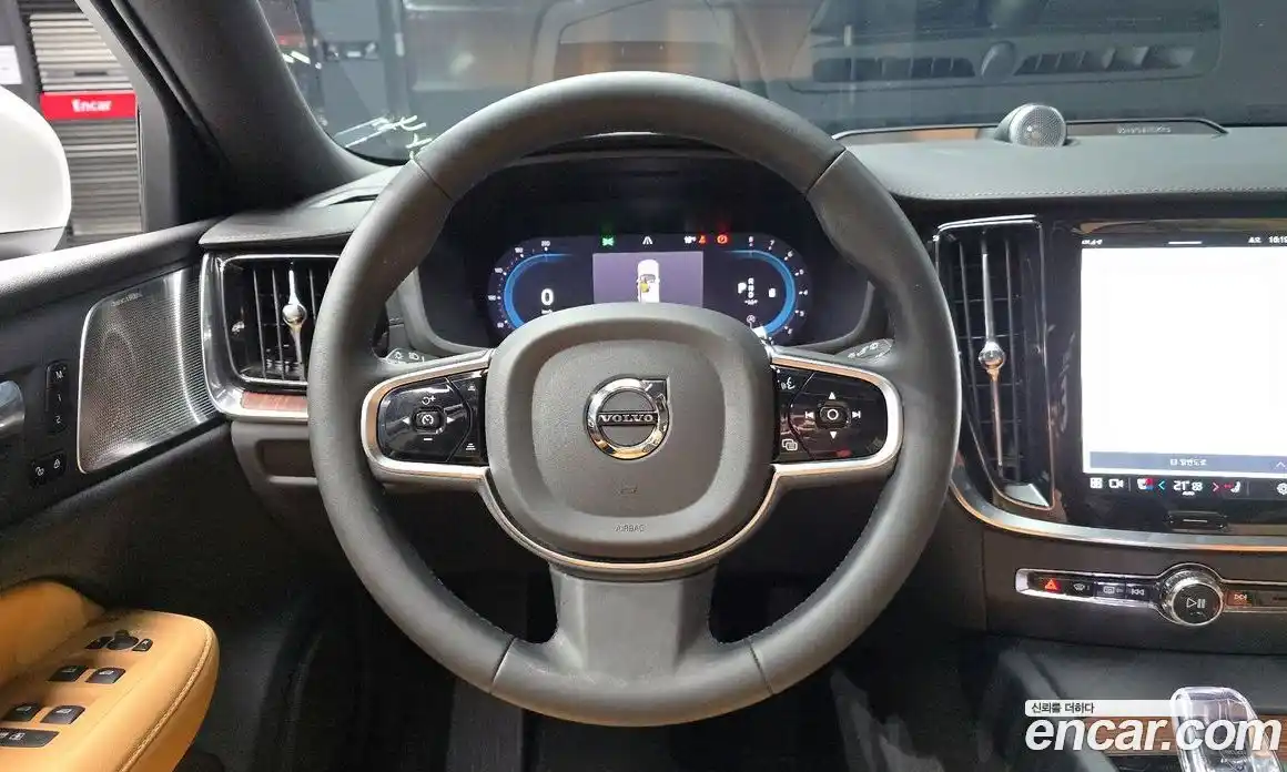 Volvo V60 2023 2.0 гидро в Москве № 164263, фото 13