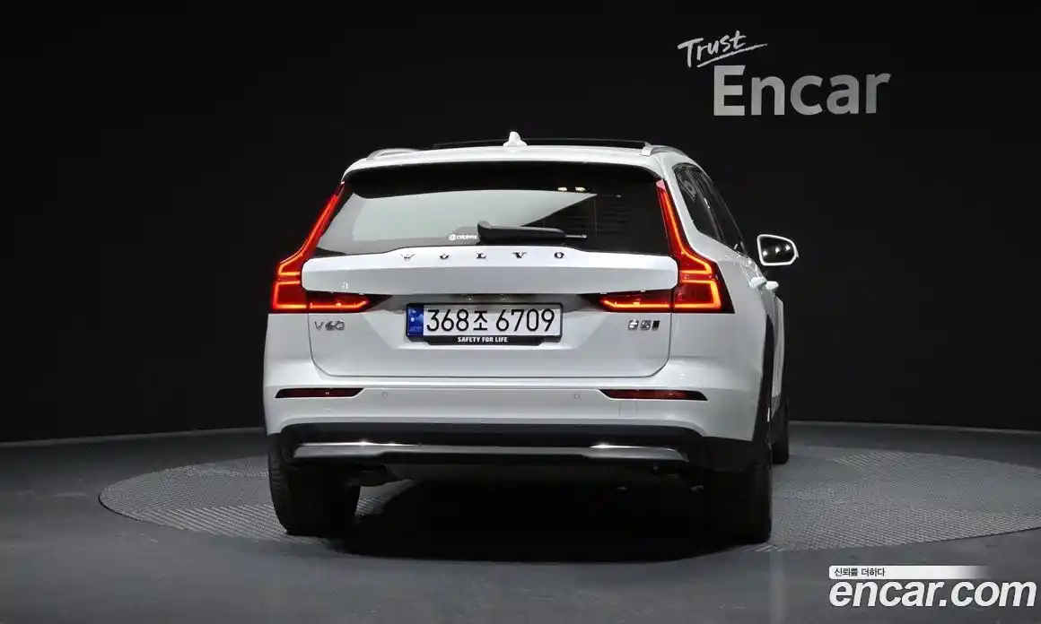 Volvo V60 2023 2.0 гидро в Москве № 164263, фото 4