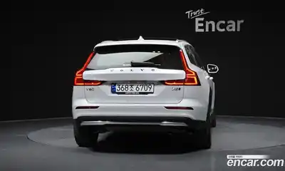 Volvo V60 2023 2.0 гидро в Москве № 164263, миниатюра 4