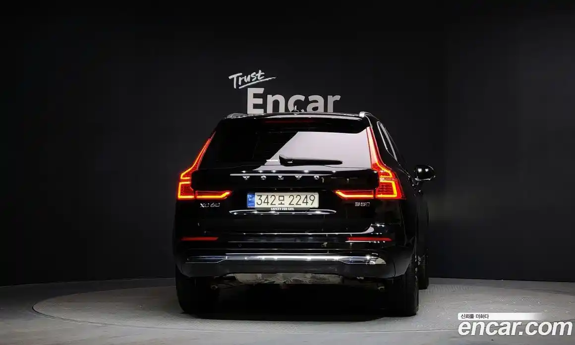 Volvo XC60 2024 2.0 гидро в Москве № 164371, фото 4