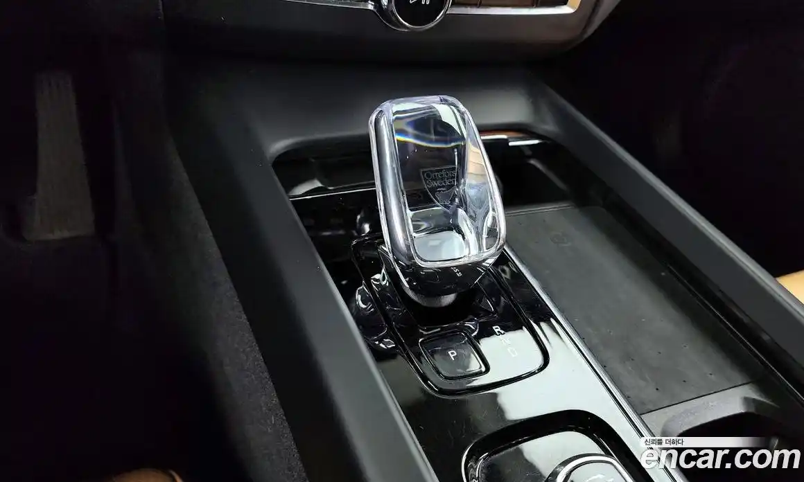 Volvo XC60 2024 2.0 гидро в Москве № 164371, фото 9
