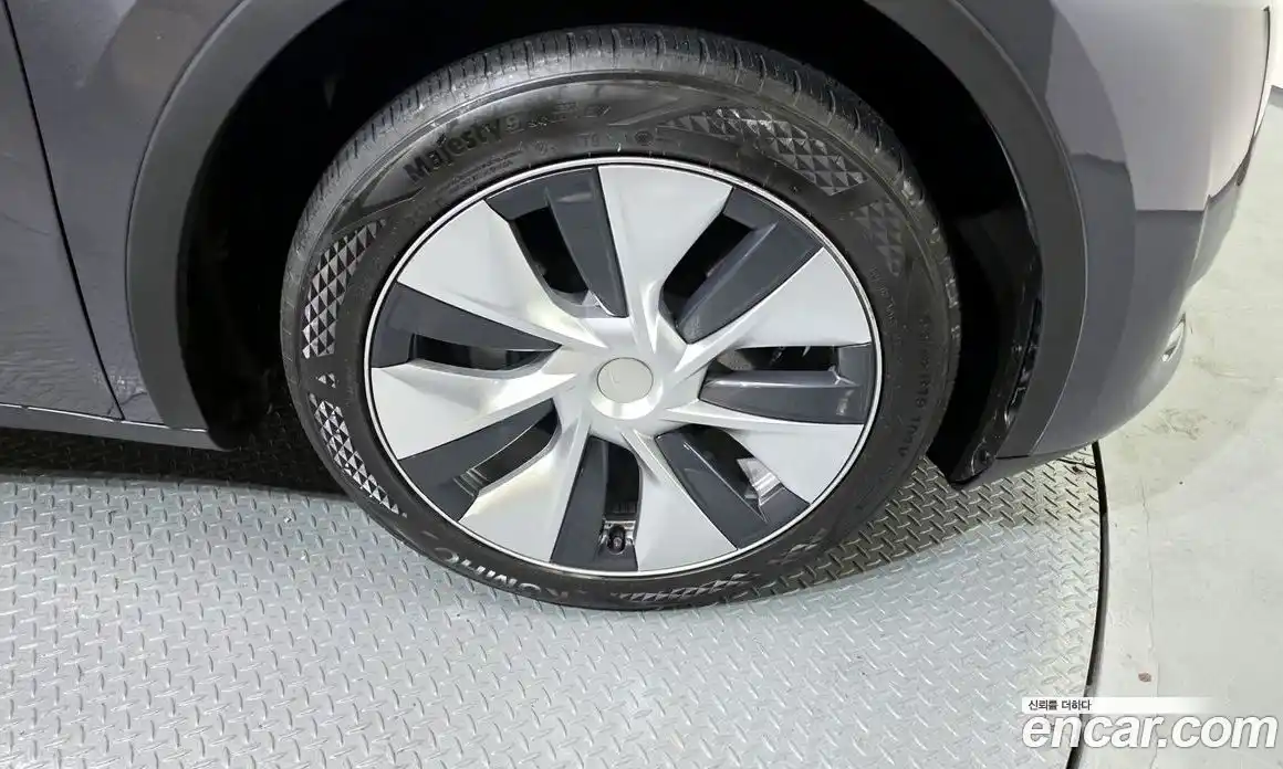 Tesla Model Y 2023 0.2 гидро в Москве № 167624, фото 5