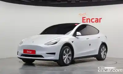 Tesla Model Y, 2024