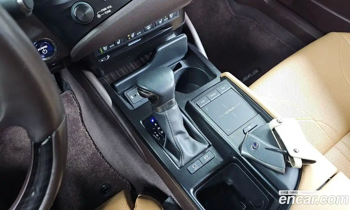 Lexus ES 2020 2.5 гидро в Москве № 168079, фото 9