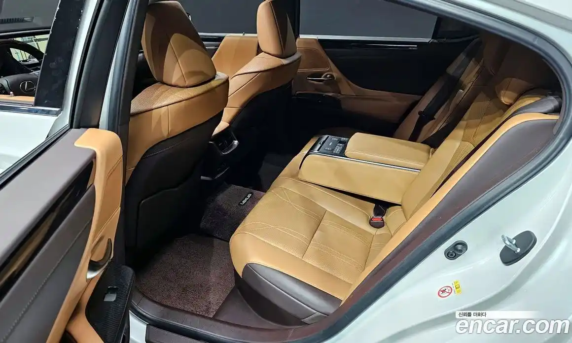 Lexus ES 2018 2.5 гидро в Москве № 168132, фото 12