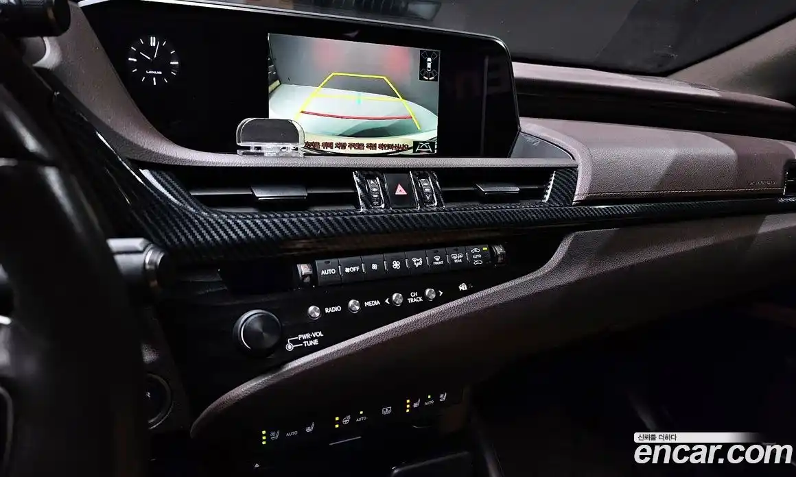 Lexus ES 2018 2.5 гидро в Москве № 168132, фото 15