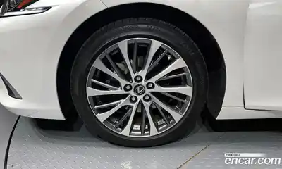 Lexus ES 2018 2.5 гидро в Москве № 168132, миниатюра 5