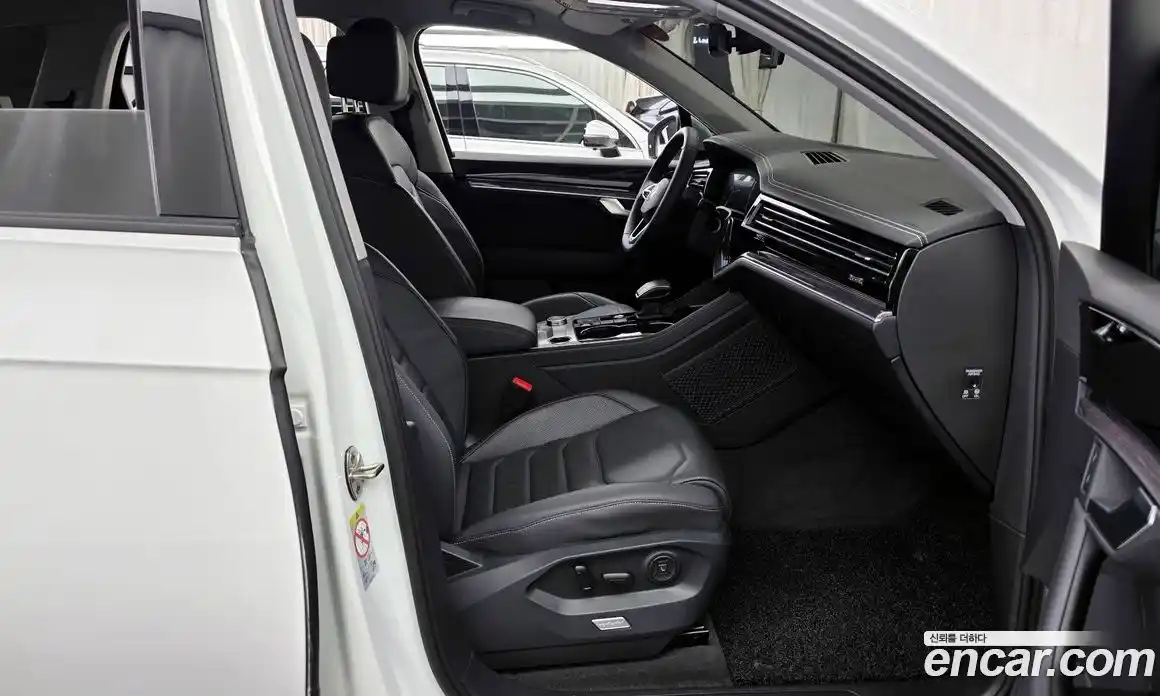 Volkswagen Touareg 2023 3.0 гидро в Москве № 168568, фото 11