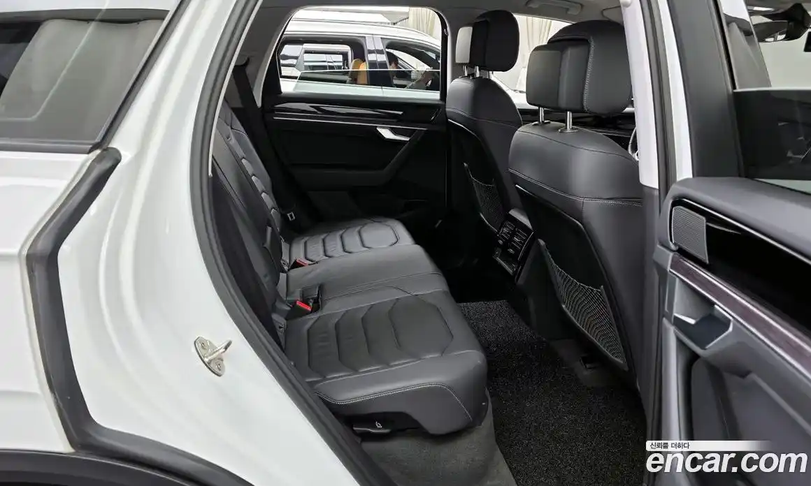 Volkswagen Touareg 2023 3.0 гидро в Москве № 168568, фото 12