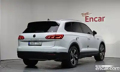 Volkswagen Touareg 2023 3.0 гидро в Москве № 168568, миниатюра 2