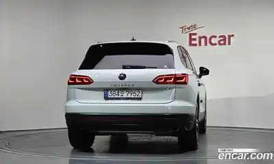 Volkswagen Touareg 2023 3.0 гидро в Москве № 168568, миниатюра 4