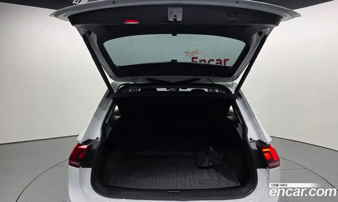 Volkswagen Tiguan 2024 2.0 гидро в Москве № 168605, фото 20