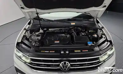 Volkswagen Tiguan 2024 2.0 гидро в Москве № 168605, миниатюра 6