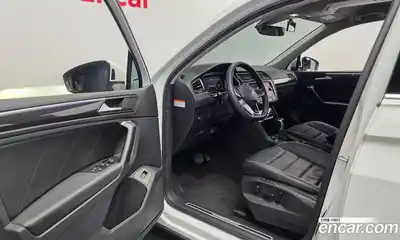 Volkswagen Tiguan 2024 2.0 гидро в Москве № 168605, миниатюра 10