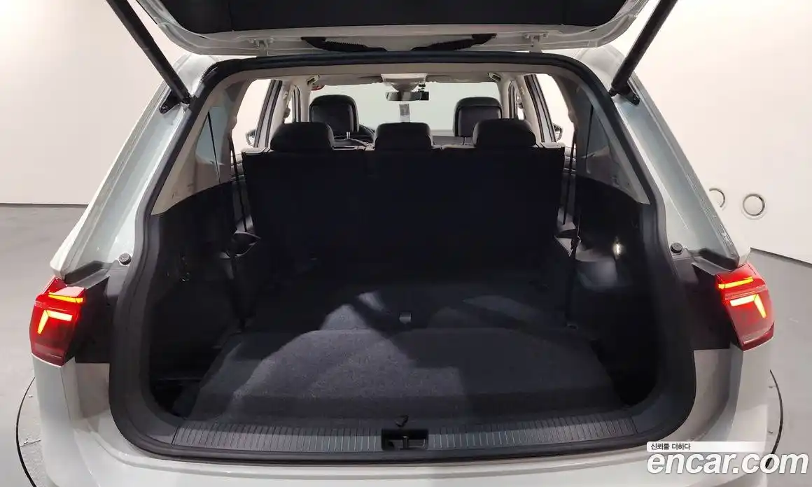 Volkswagen Tiguan 2022 2.0 гидро в Москве № 168703, фото 20