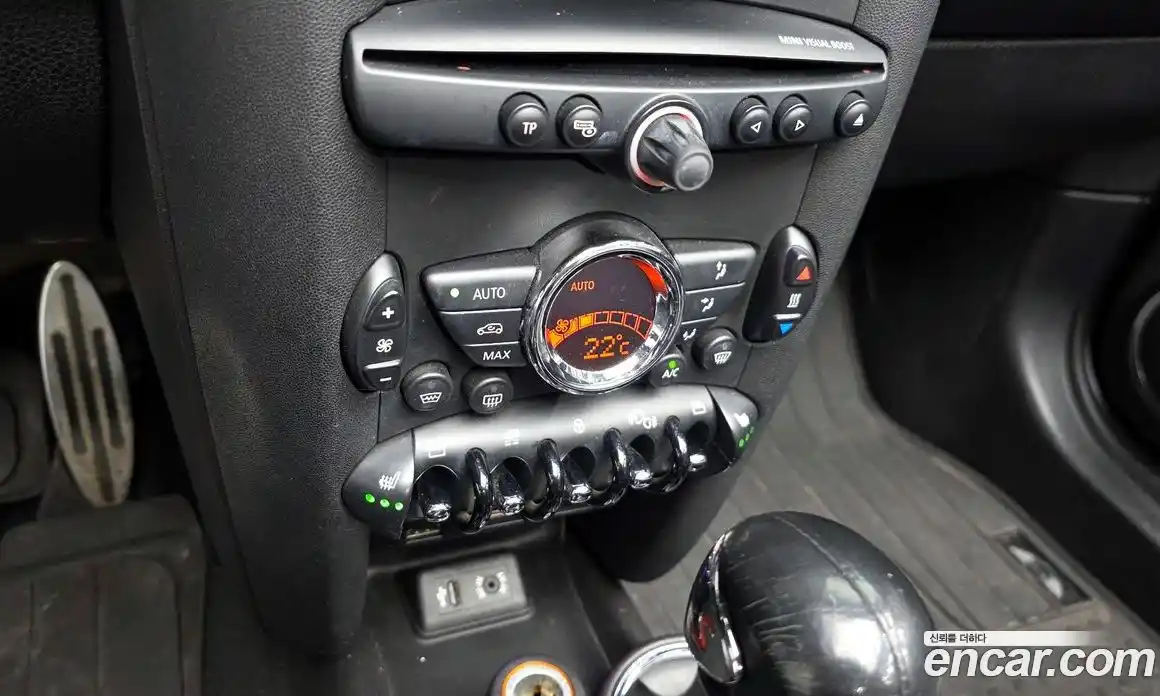 Mini Cooper Convertible 2014 1.6 гидро в Москве № 178625, фото 19