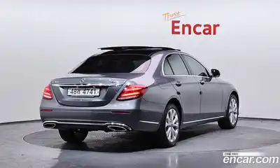 Mercedes-Benz E-Class 2019 2.0 гидро, миниатюра 2