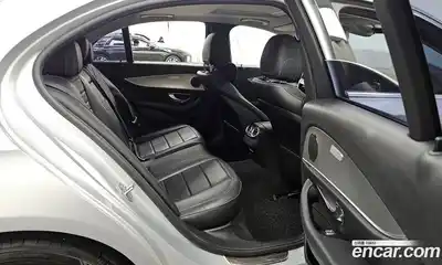 Mercedes-Benz E-Class 2017 2.0 Автомат в Москве № 195171, миниатюра 12