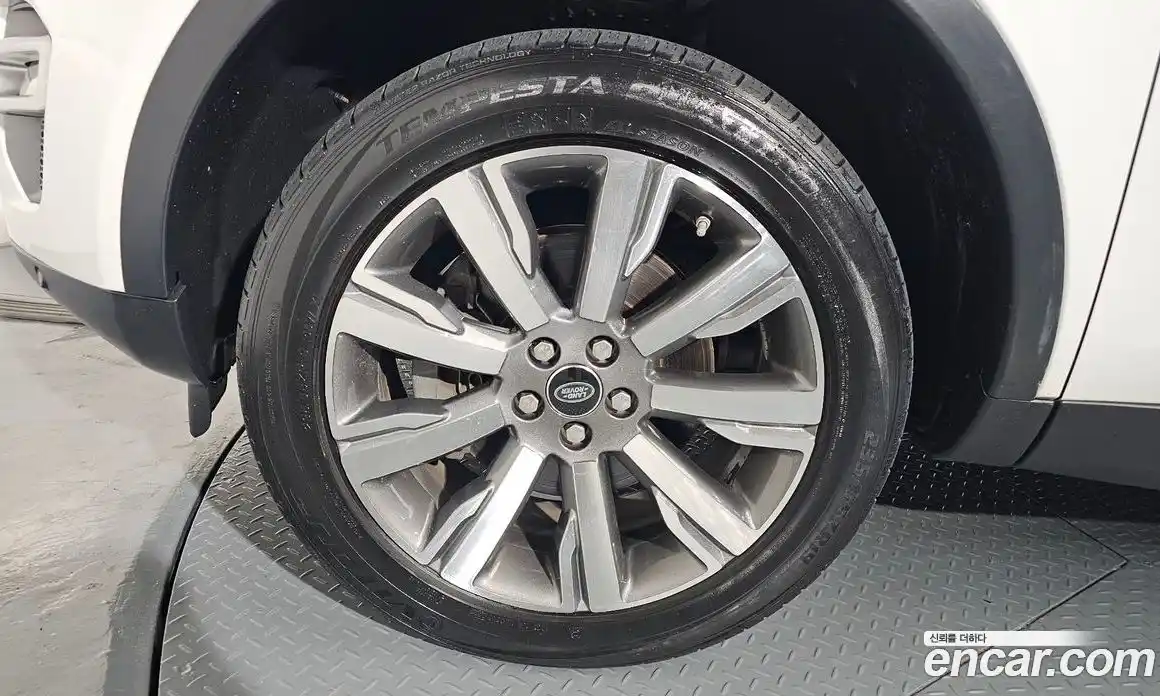 Land Rover Discovery Sport 2017 2.0 гидро в Москве № 198141, фото 5