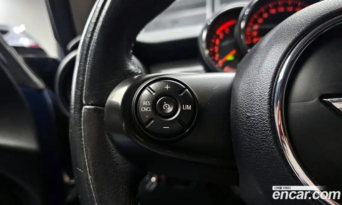 Mini Cooper 2015 1.5 гидро в Москве № 198479, фото 17