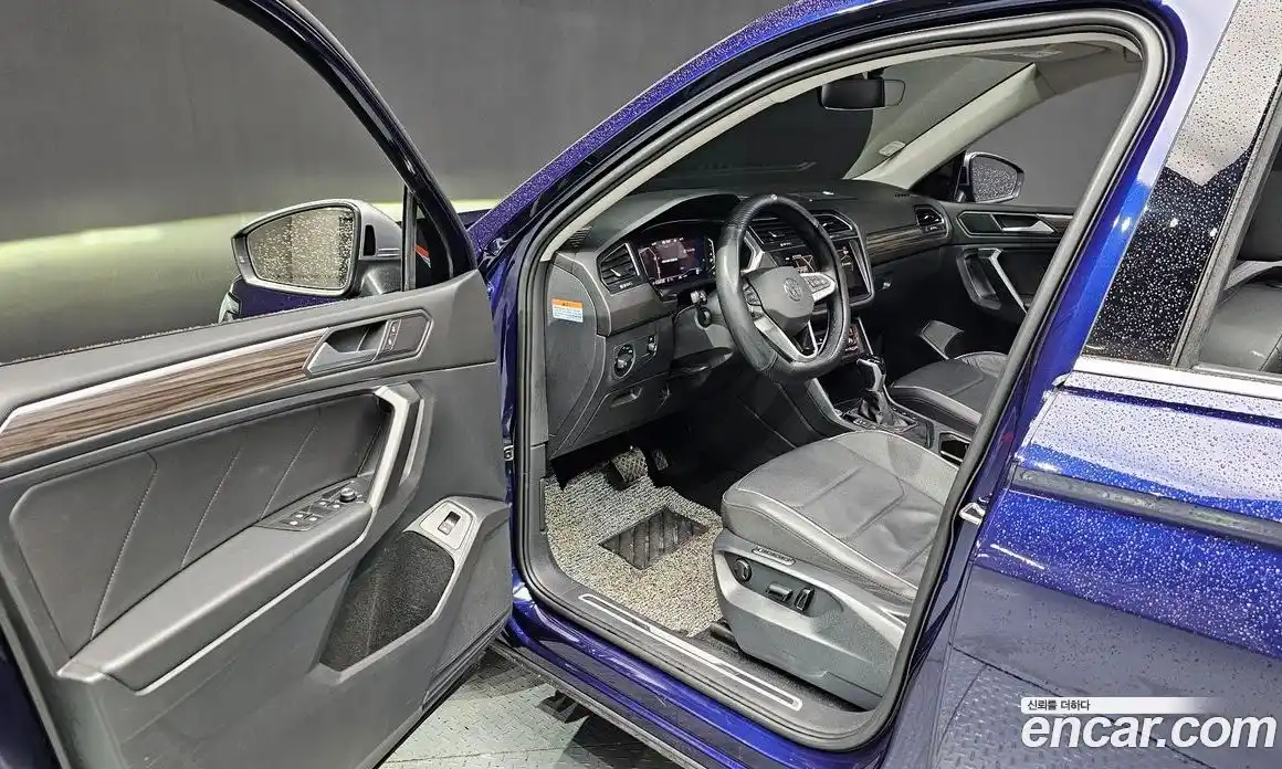 Volkswagen Tiguan 2023 2.0 гидро в Москве № 198990, фото 11