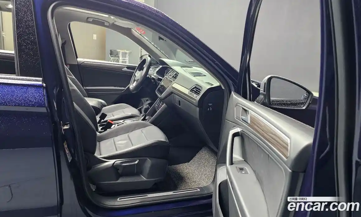 Volkswagen Tiguan 2023 2.0 гидро в Москве № 198990, фото 12