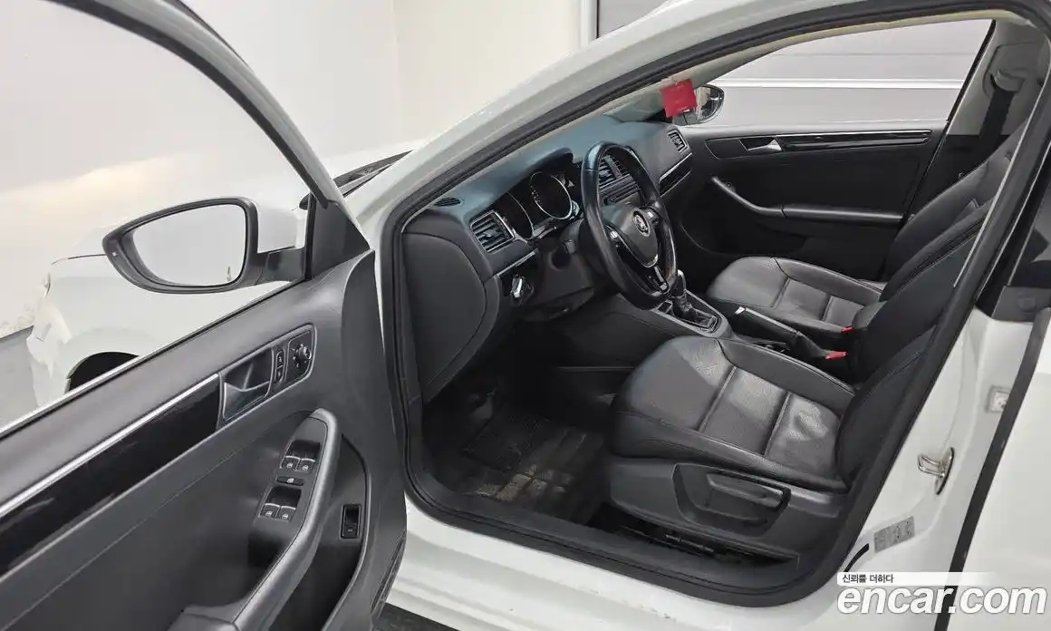 Volkswagen Jetta 2015 2.0 гидро в Москве № 199259, фото 11