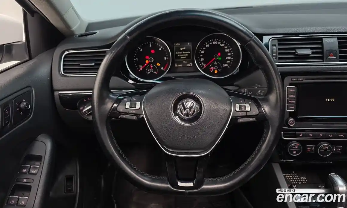Volkswagen Jetta 2015 2.0 гидро в Москве № 199259, фото 13