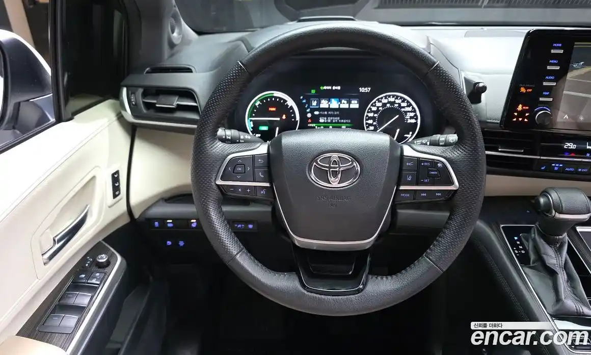 Toyota Sienna 2021 2.5 гидро в Москве № 199658, фото 13