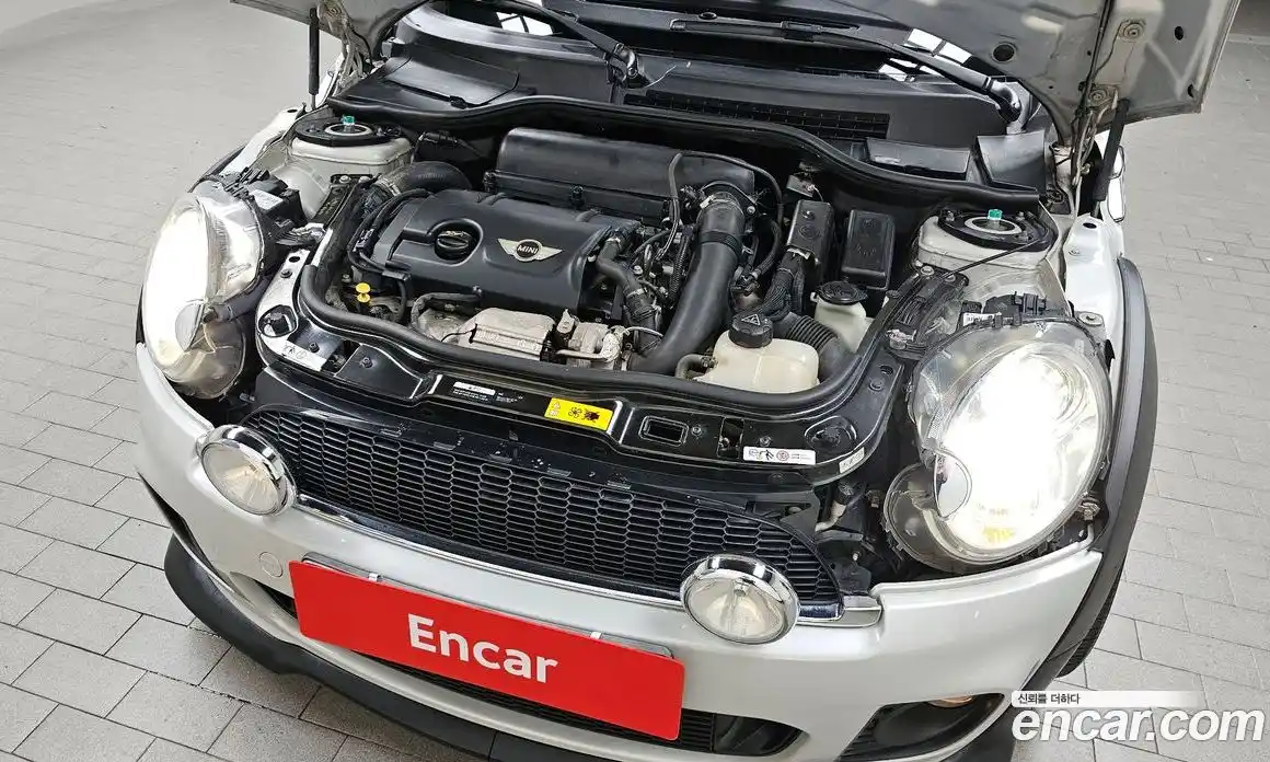 Mini Cooper Convertible 2013 1.6 гидро в Москве № 199992, фото 6