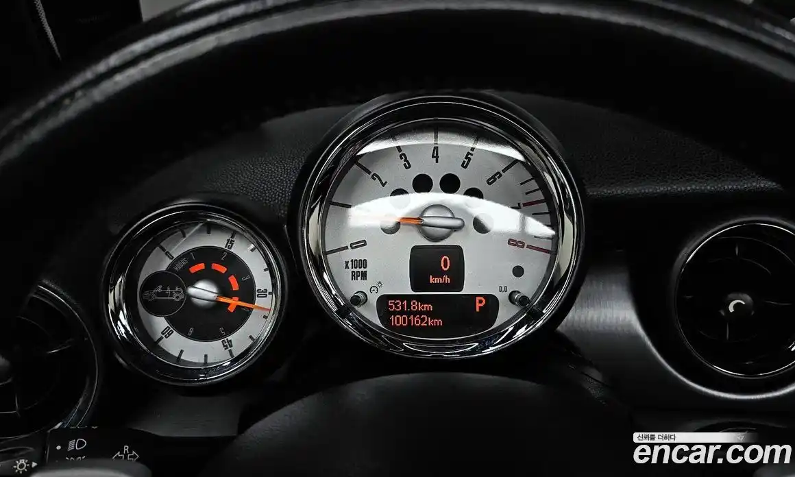 Mini Cooper Convertible 2013 1.6 гидро в Москве № 199992, фото 8