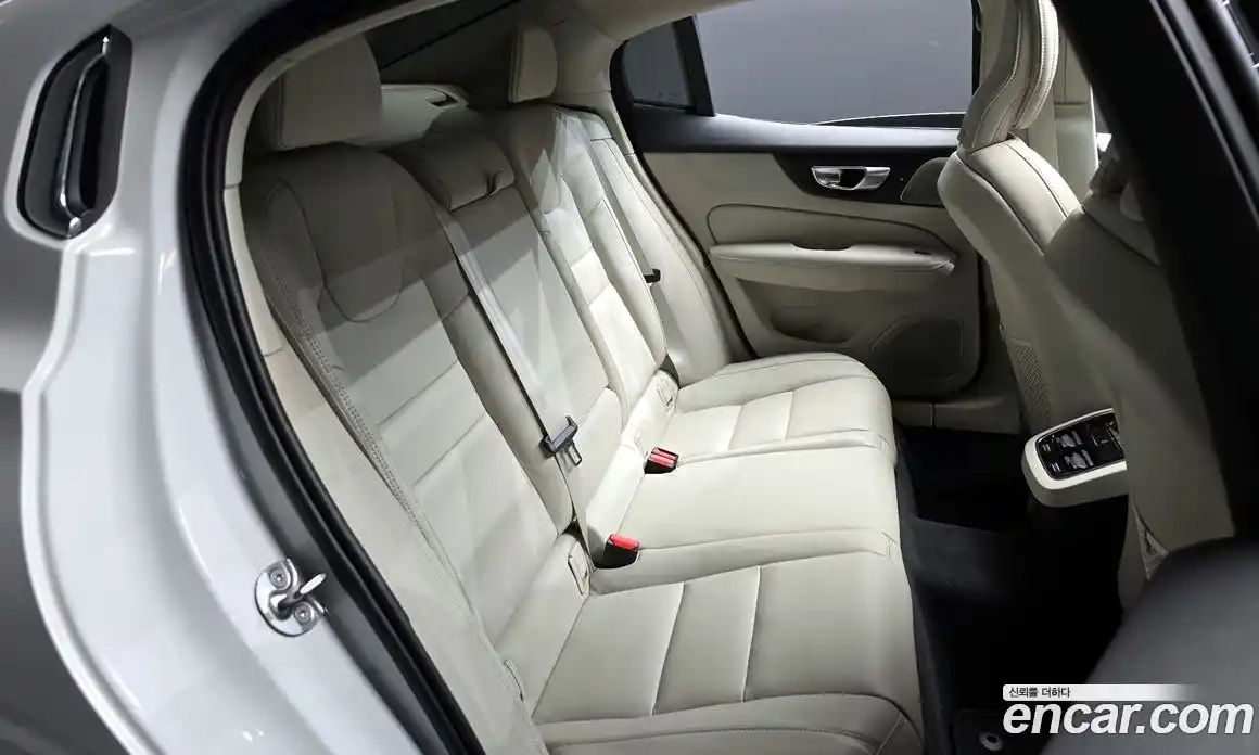 Volvo S60 2023 2.0 гидро в Москве № 212795, фото 12